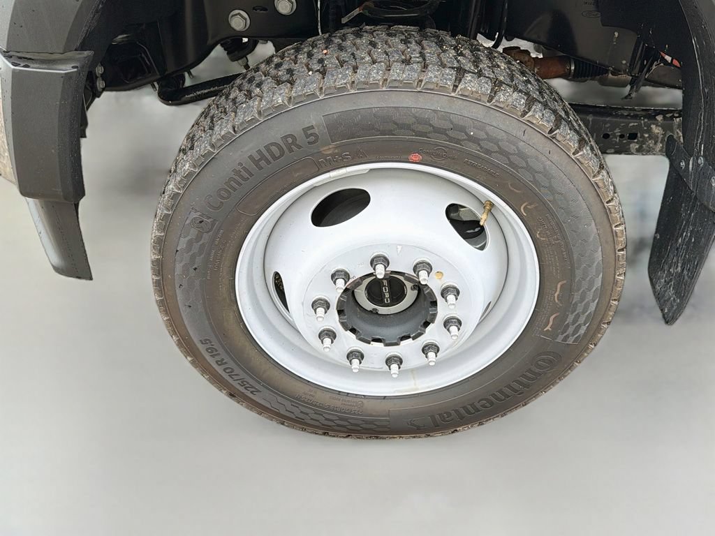 New 2026 Ford F550 4x4 Crew Cab image 16