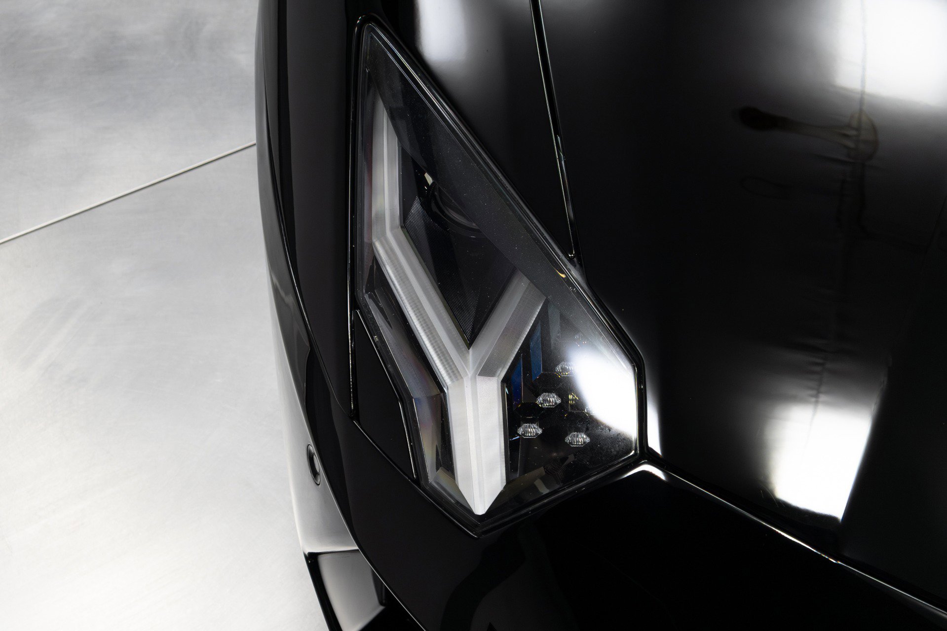 Used 2015 Lamborghini Aventador LP 700-4 image 40