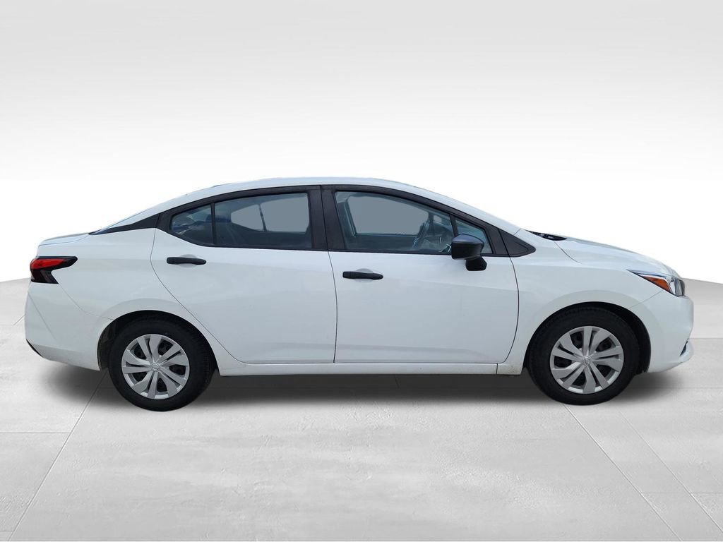 Used 2022 Nissan Versa S FWD image 10