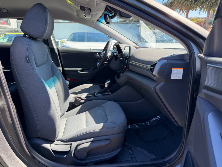 Used 2022 Hyundai Ioniq SE FWD image 34