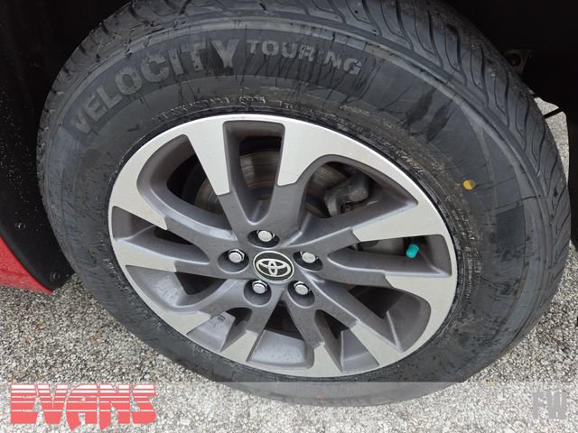 Certified 2022 Toyota Prius Limited w/ Premium Convenience Package FWD image 25