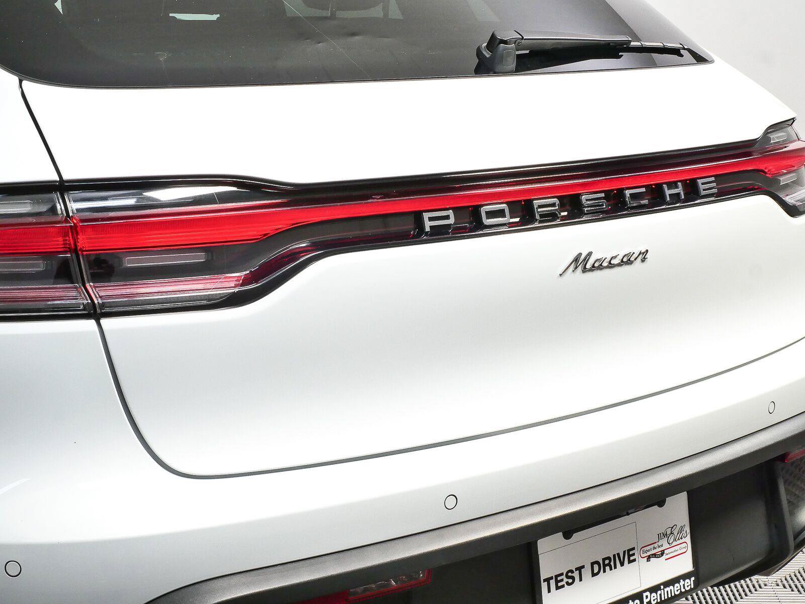Certified 2025 Porsche Macan Turbo AWD/4WD image 38