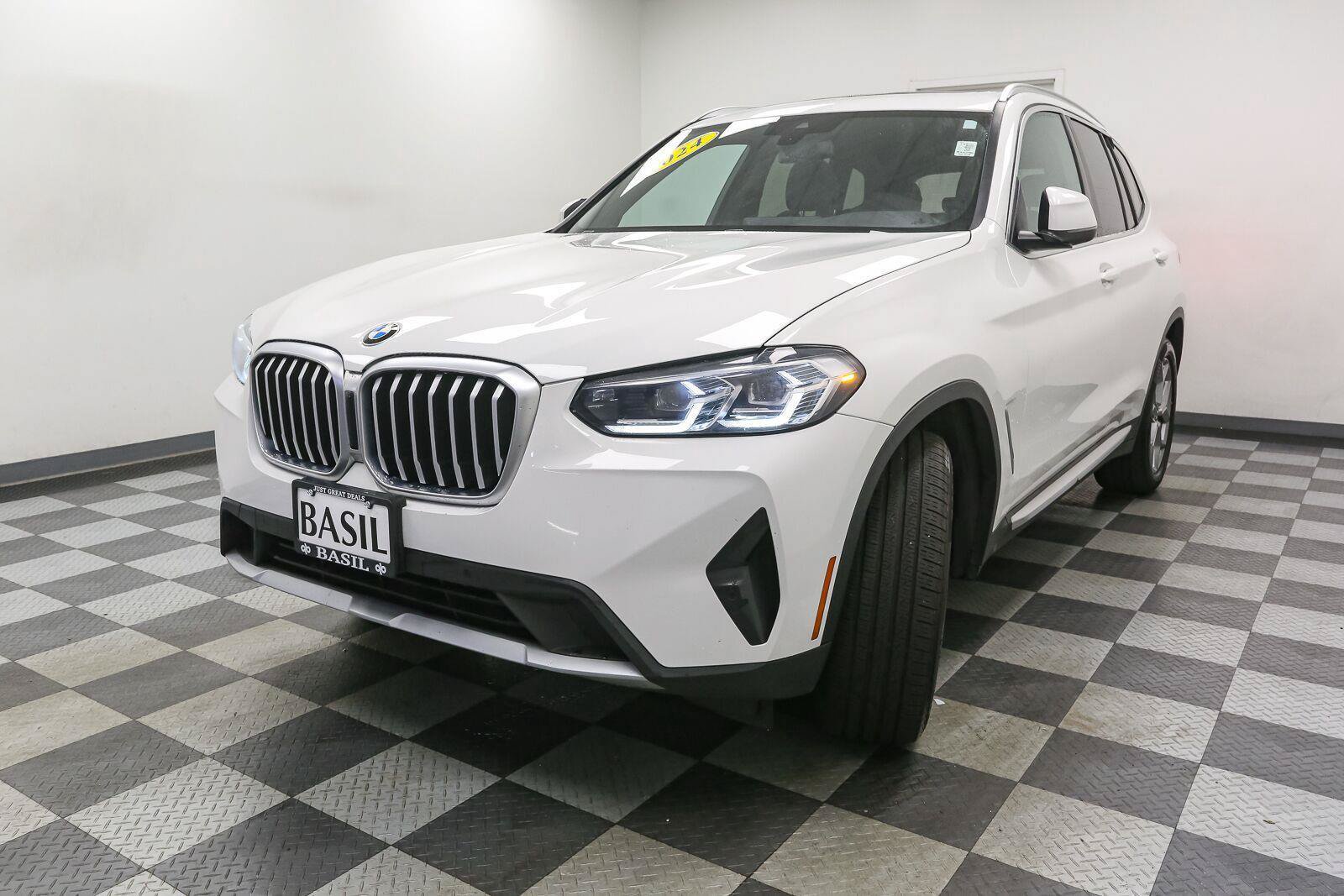 Used 2024 BMW X3 xDrive30i AWD/4WD image 4