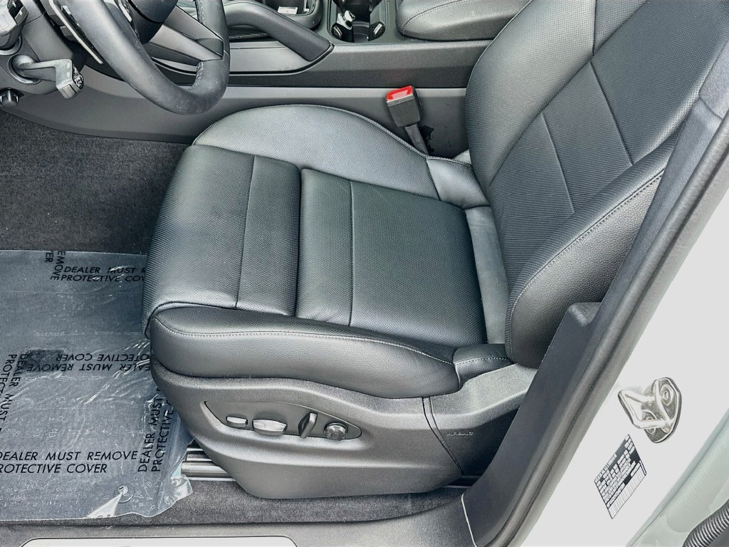 Certified 2026 Porsche Cayenne AWD/4WD image 22