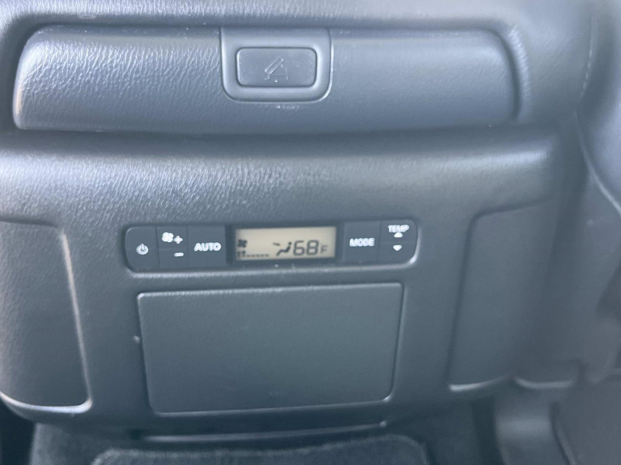 Used 2024 Nissan Armada SL w/ Captain's Chairs Package image 22