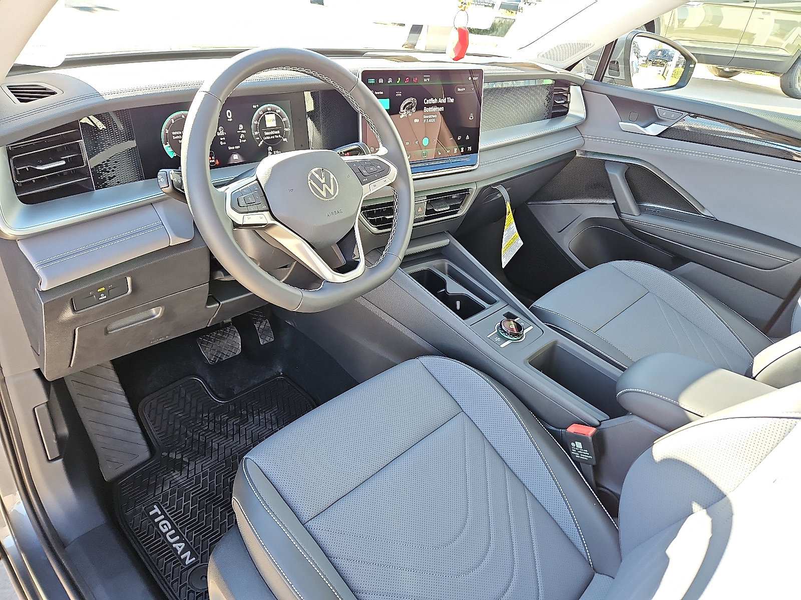 New 2026 Volkswagen Tiguan SE image 12