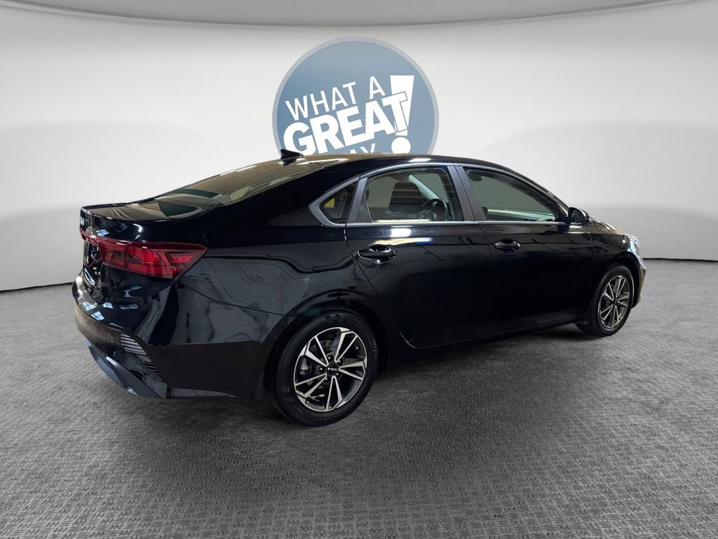 Certified 2023 Kia Forte LXS w/ LXS Technology Package image 3