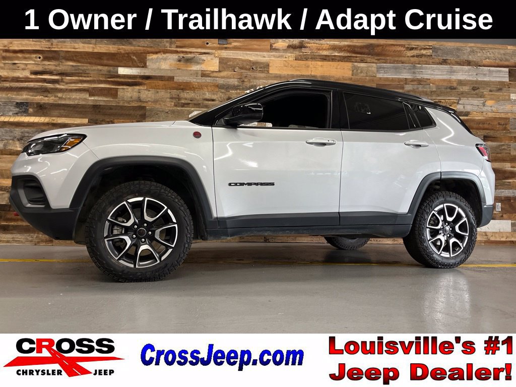 Used 2025 Jeep Compass Trailhawk AWD/4WD image 1