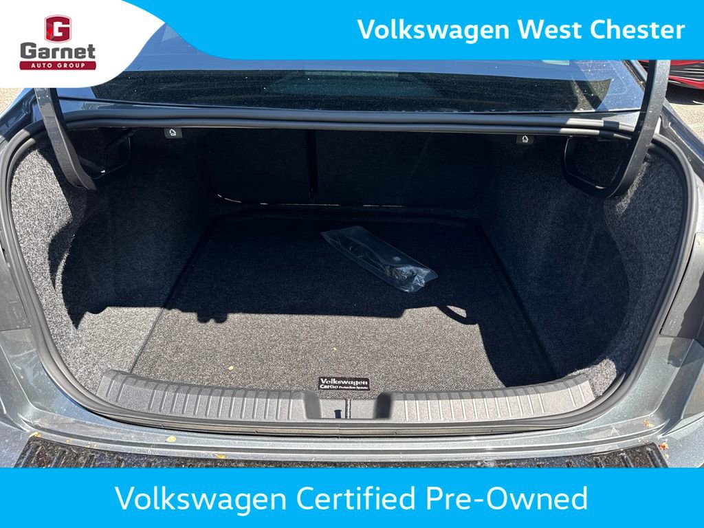 Used 2025 Volkswagen Jetta SEL FWD image 17