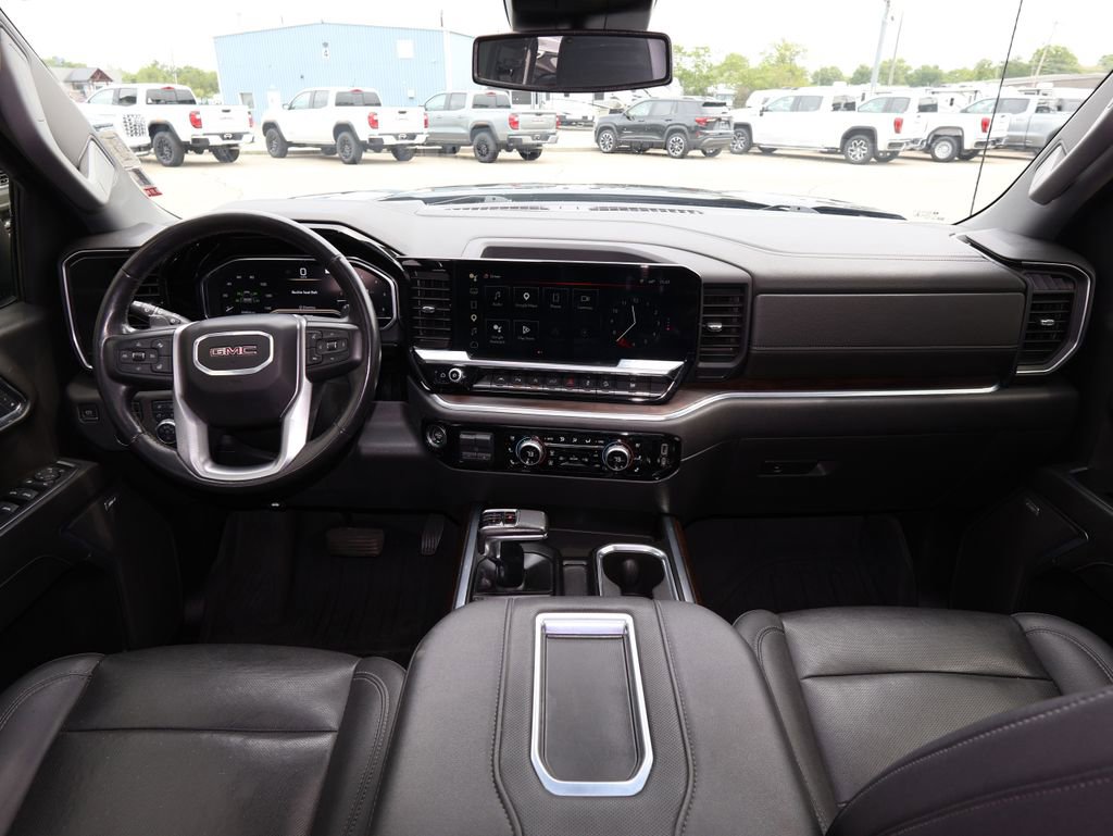 Used 2022 GMC Sierra 1500 SLT w/ SLT Premium Plus Package AWD/4WD image 16