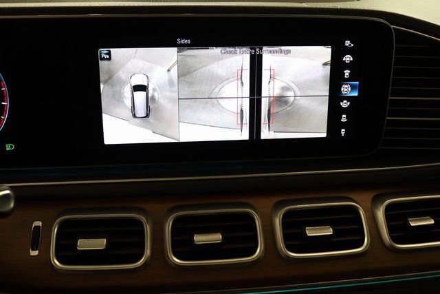 Used 2022 Mercedes-Benz GLS 580 4MATIC image 10