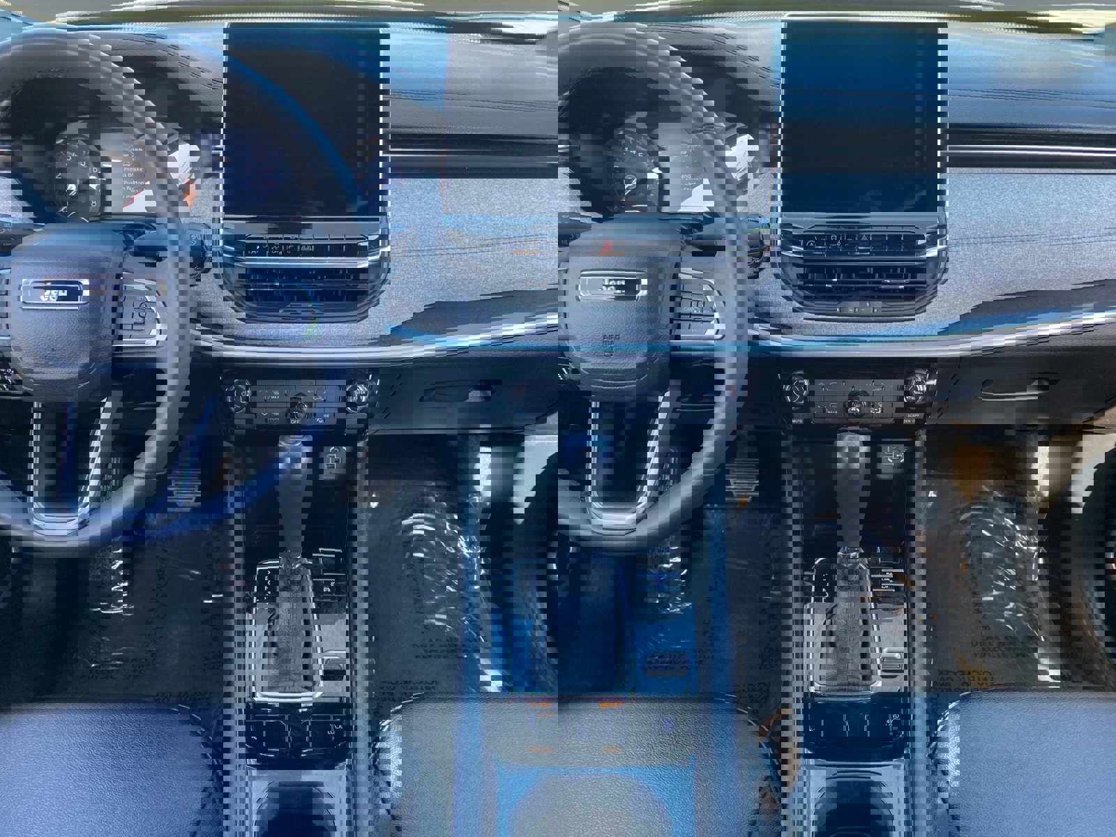 Used 2024 Jeep Compass Latitude AWD/4WD image 11