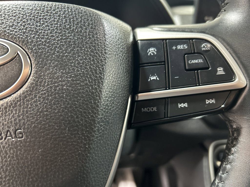 Used 2025 Toyota Grand Highlander AWD image 24