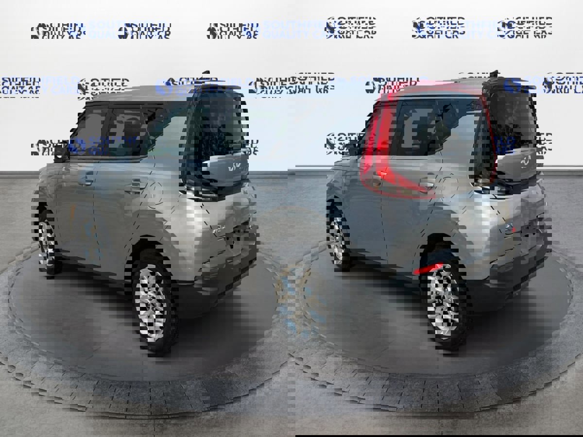Used 2022 Kia Soul LX w/ Technology Package image 4