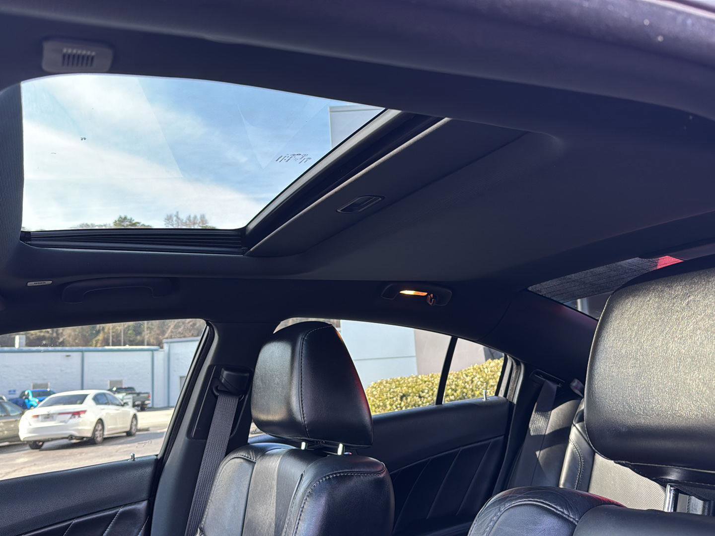 Used 2018 Dodge Charger GT image 27