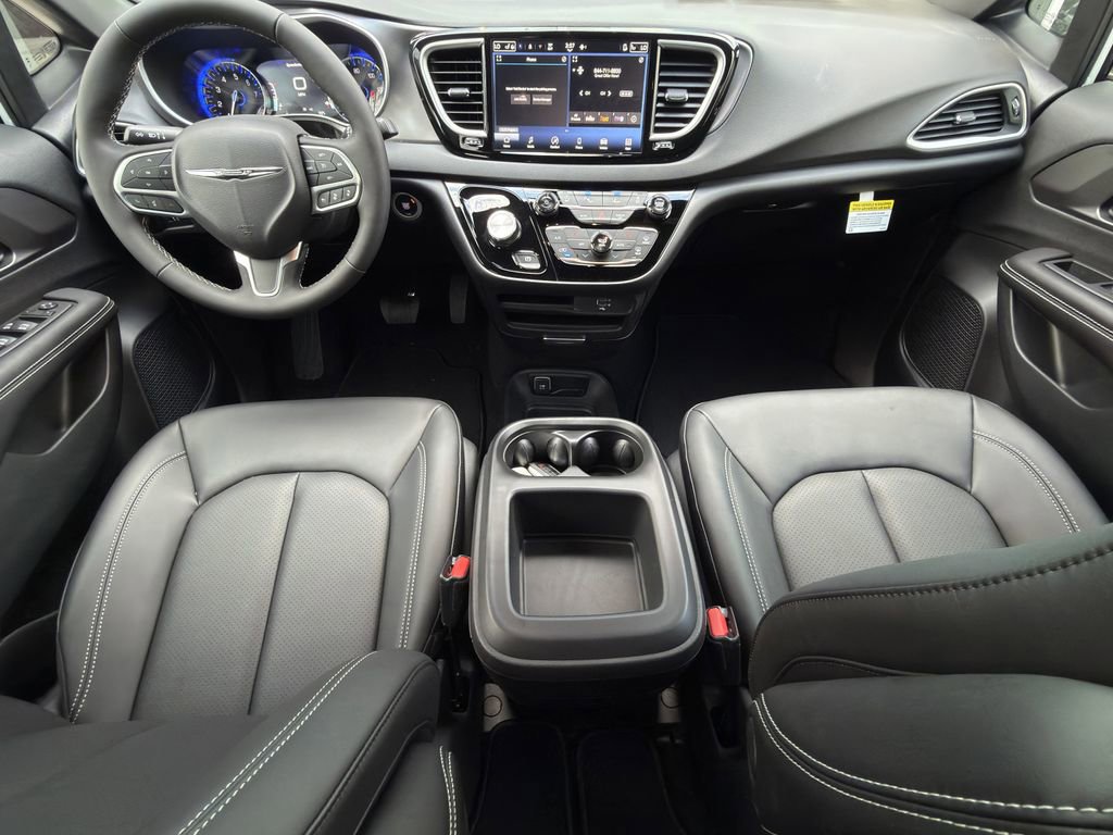 New 2026 Chrysler Voyager LX FWD image 9