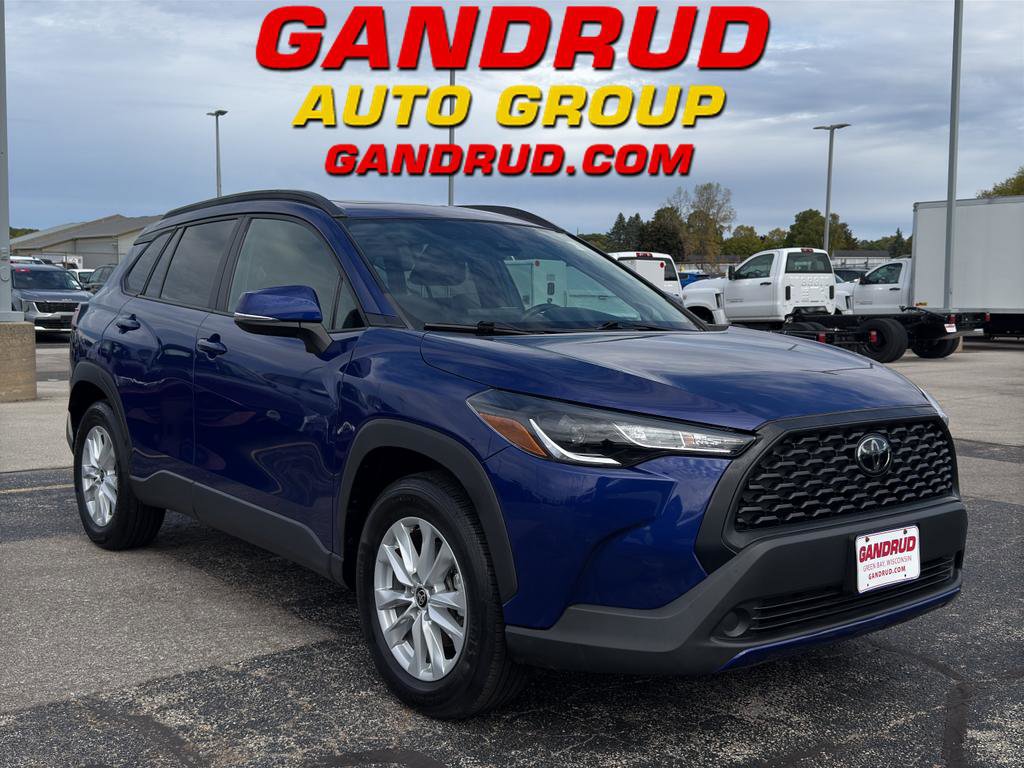 Used 2022 Toyota Corolla Cross LE image 1