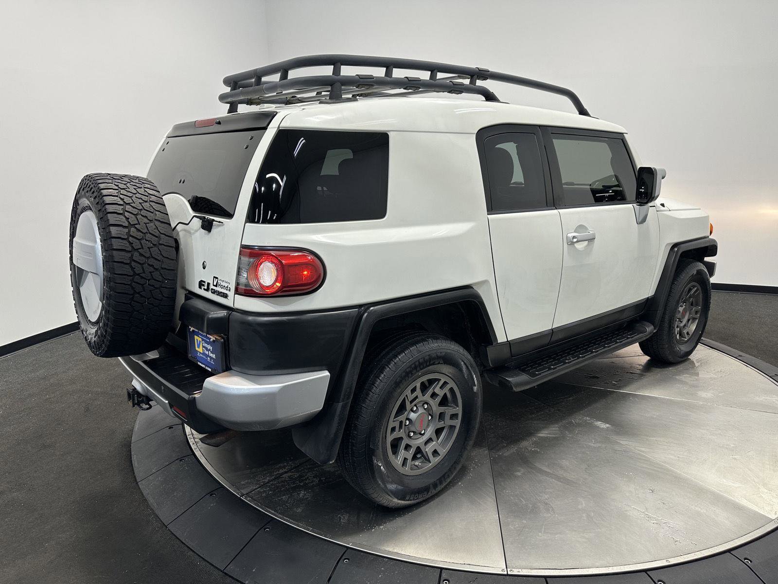 Used 2013 Toyota FJ Cruiser 4WD image 7