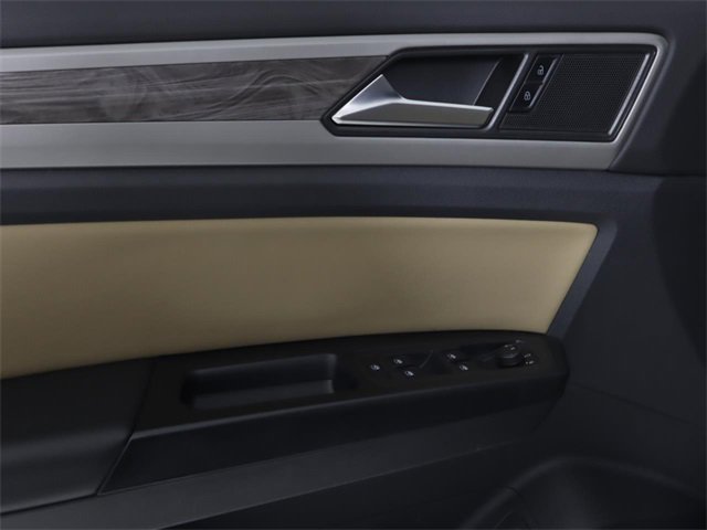 Used 2020 Volkswagen Atlas Cross Sport SE image 11