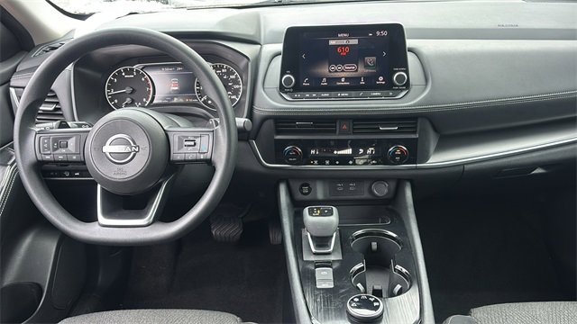 Used 2024 Nissan Rogue SV image 9