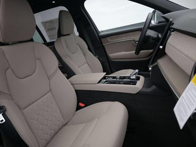 New 2026 Volvo XC90 B5 Plus w/ Protection Package Premier AWD/4WD image 35