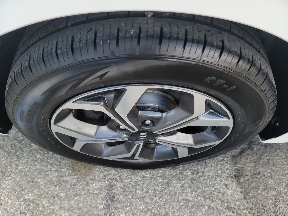 Used 2020 Kia Forte LXS FWD image 27