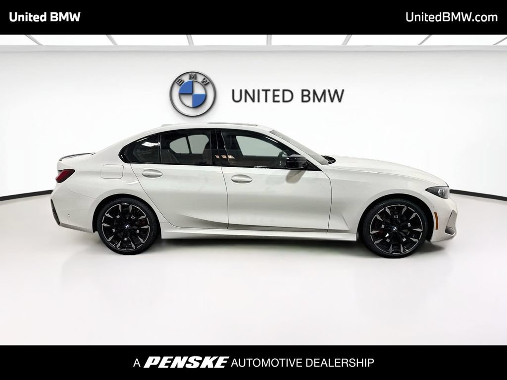 New 2026 BMW 330i Sedan w/ M Sport Package RWD image 4