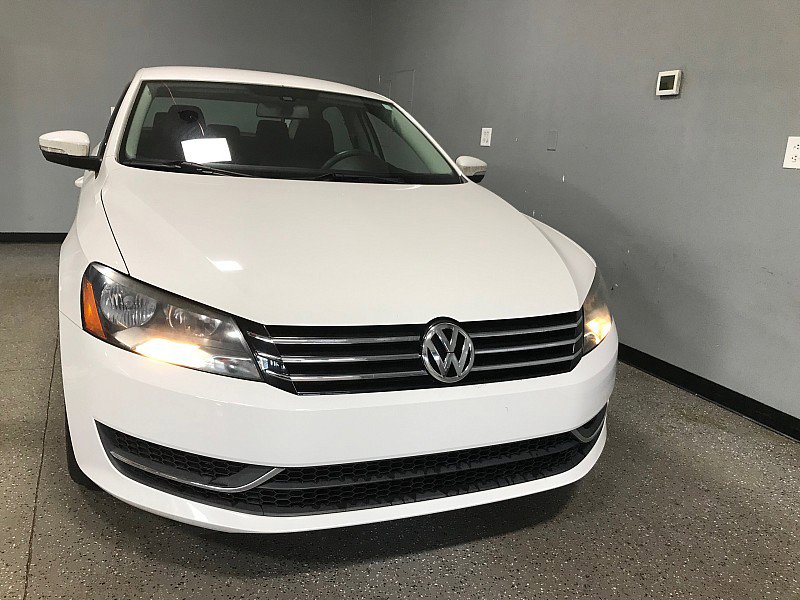 Used 2015 Volkswagen Passat 1.8T Limited Edition image 8