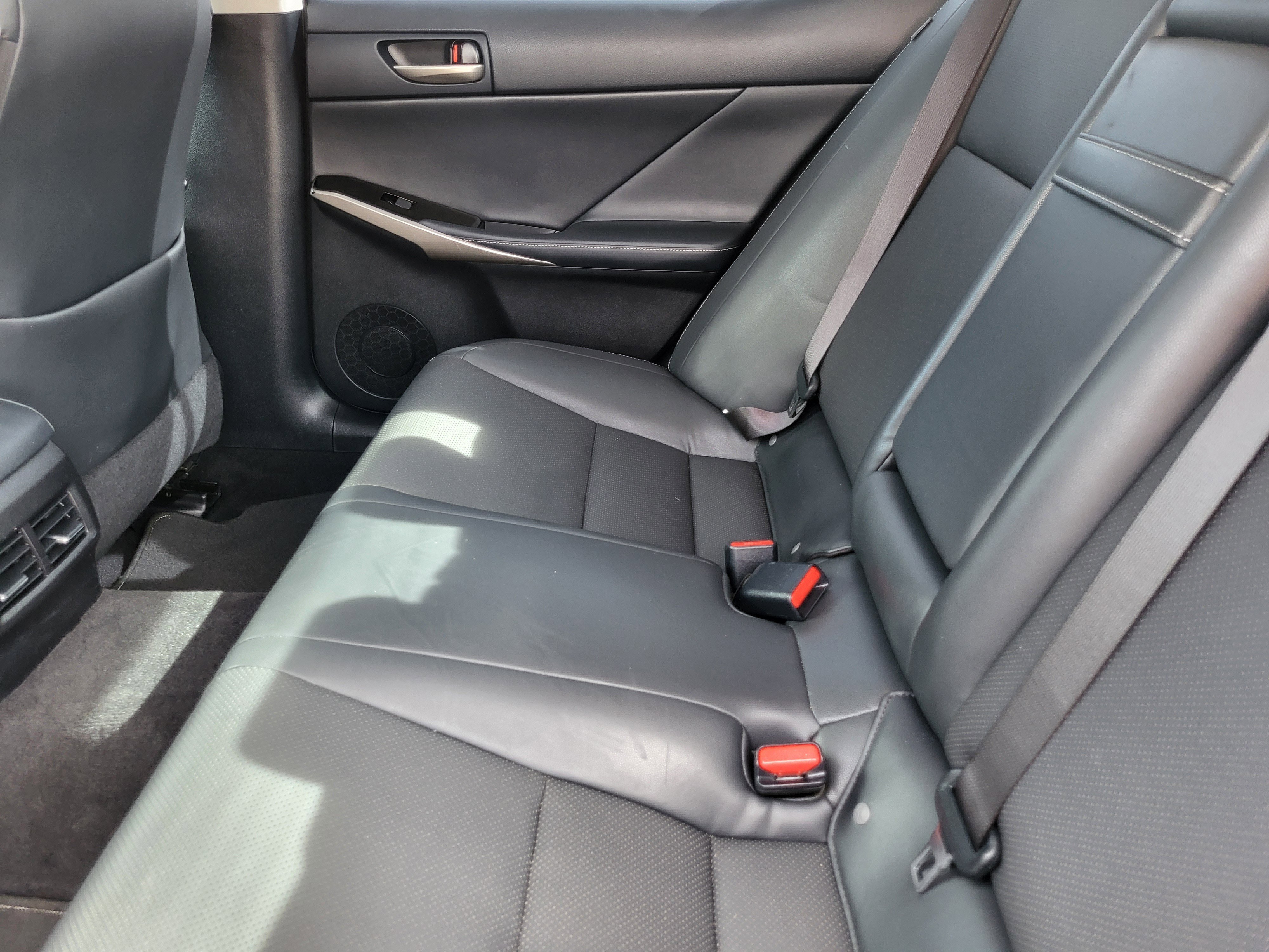 Used 2017 Lexus IS 300 AWD image 10