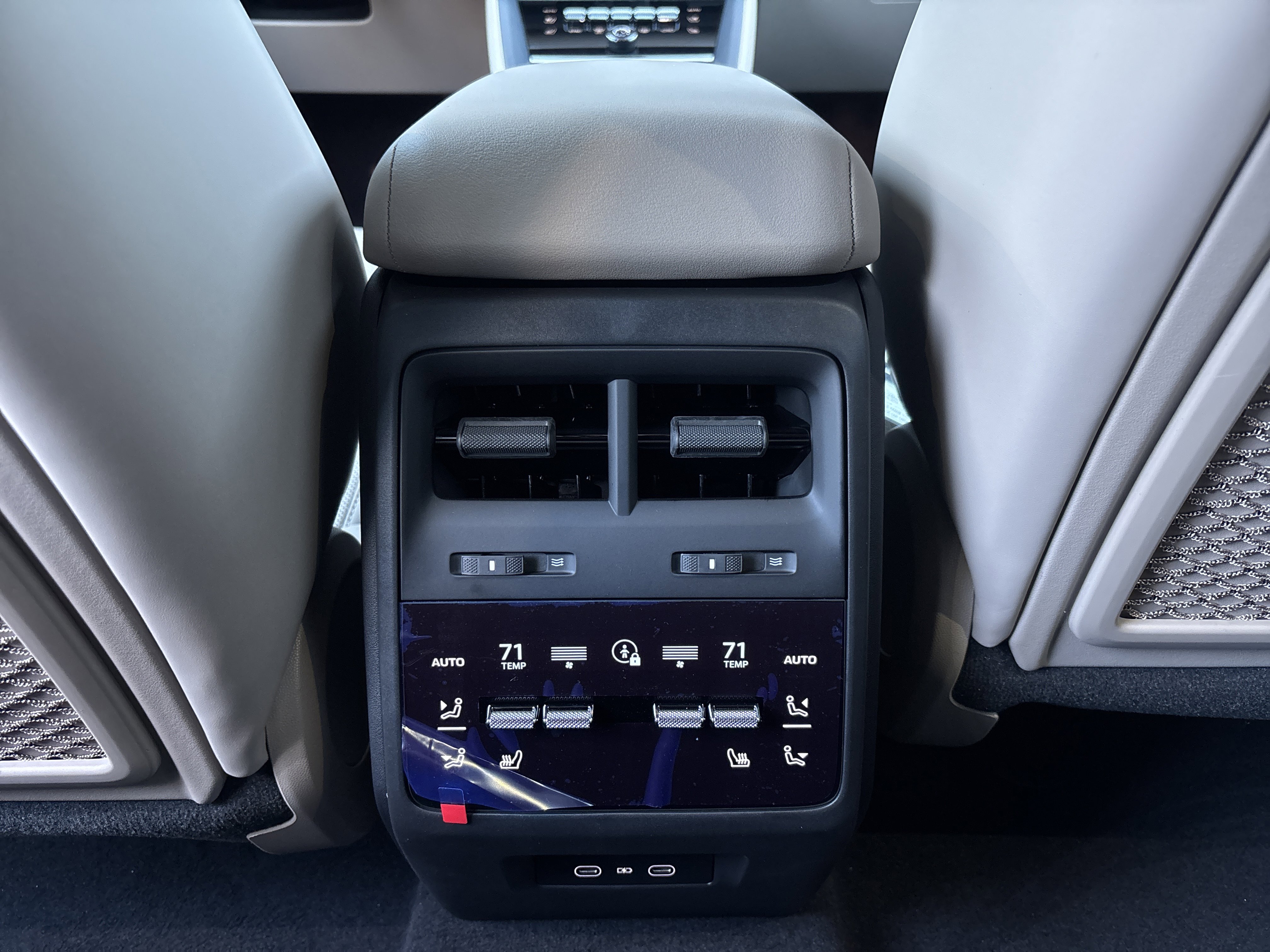 Used 2025 Porsche Macan Electric image 19