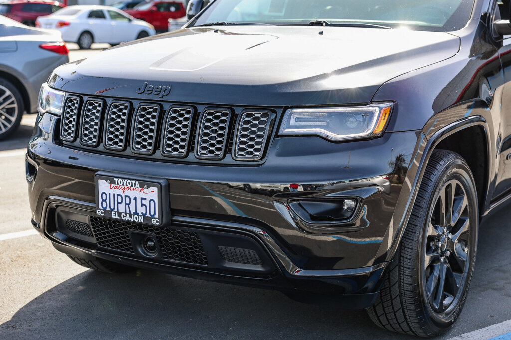 Used 2020 Jeep Grand Cherokee Altitude image 20