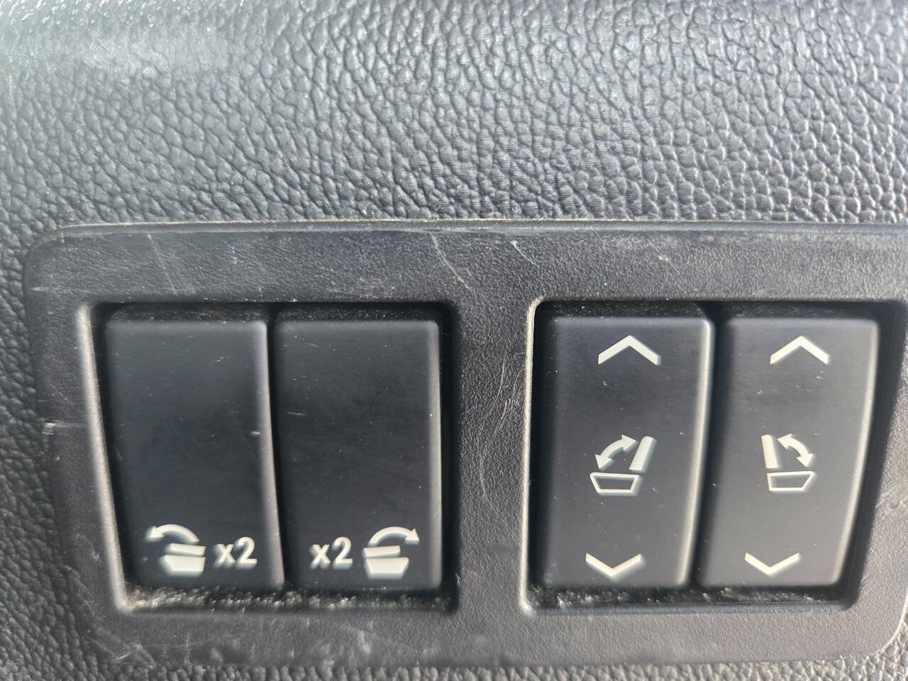 Used 2018 Chevrolet Suburban Premier image 10