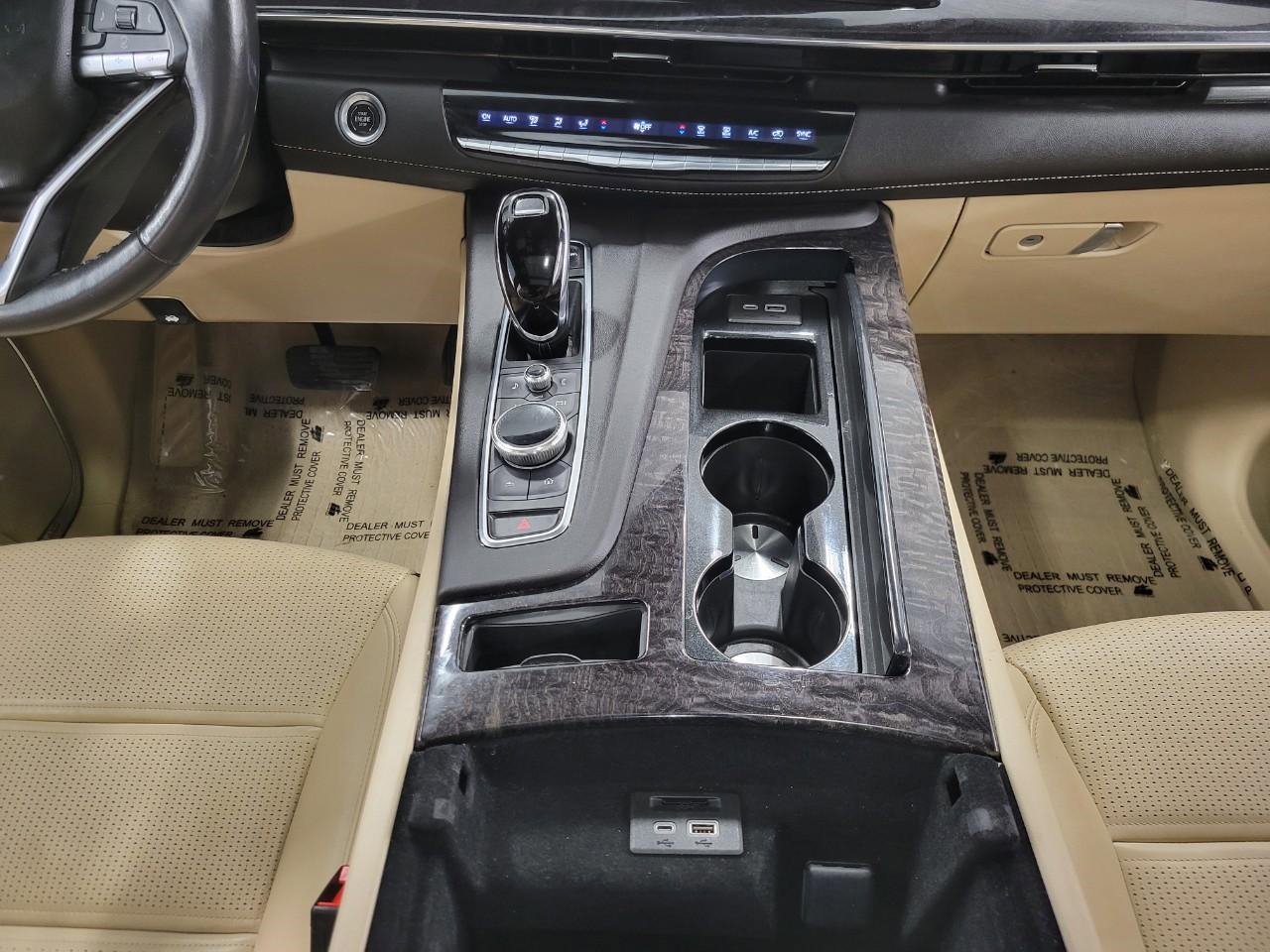 Certified 2023 Cadillac Escalade ESV Premium Luxury image 18