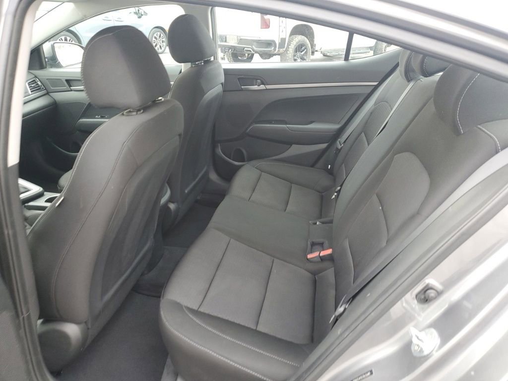 Used 2018 Hyundai Elantra SE image 24