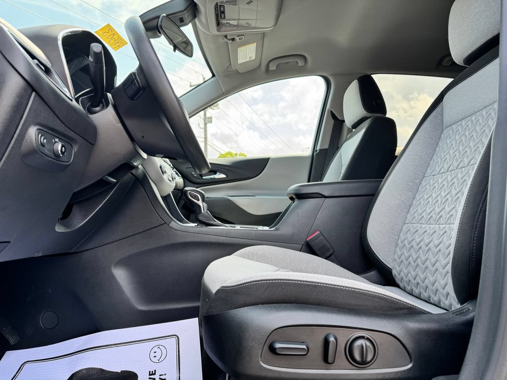 Used 2023 Chevrolet Equinox LS w/ LS Convenience Package FWD image 19