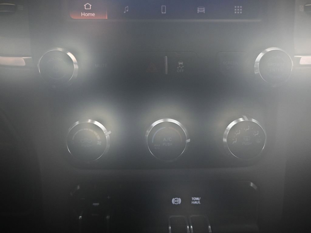 Used 2024 RAM 3500 Big Horn image 29