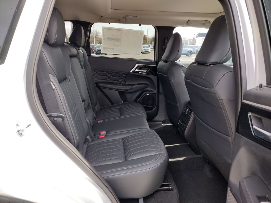 New 2026 Mitsubishi Outlander SEL image 21