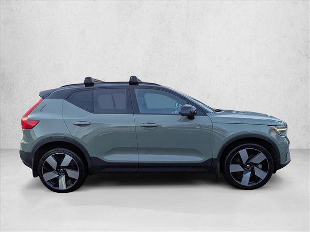 Used 2023 Volvo XC40 Recharge Plus image 4