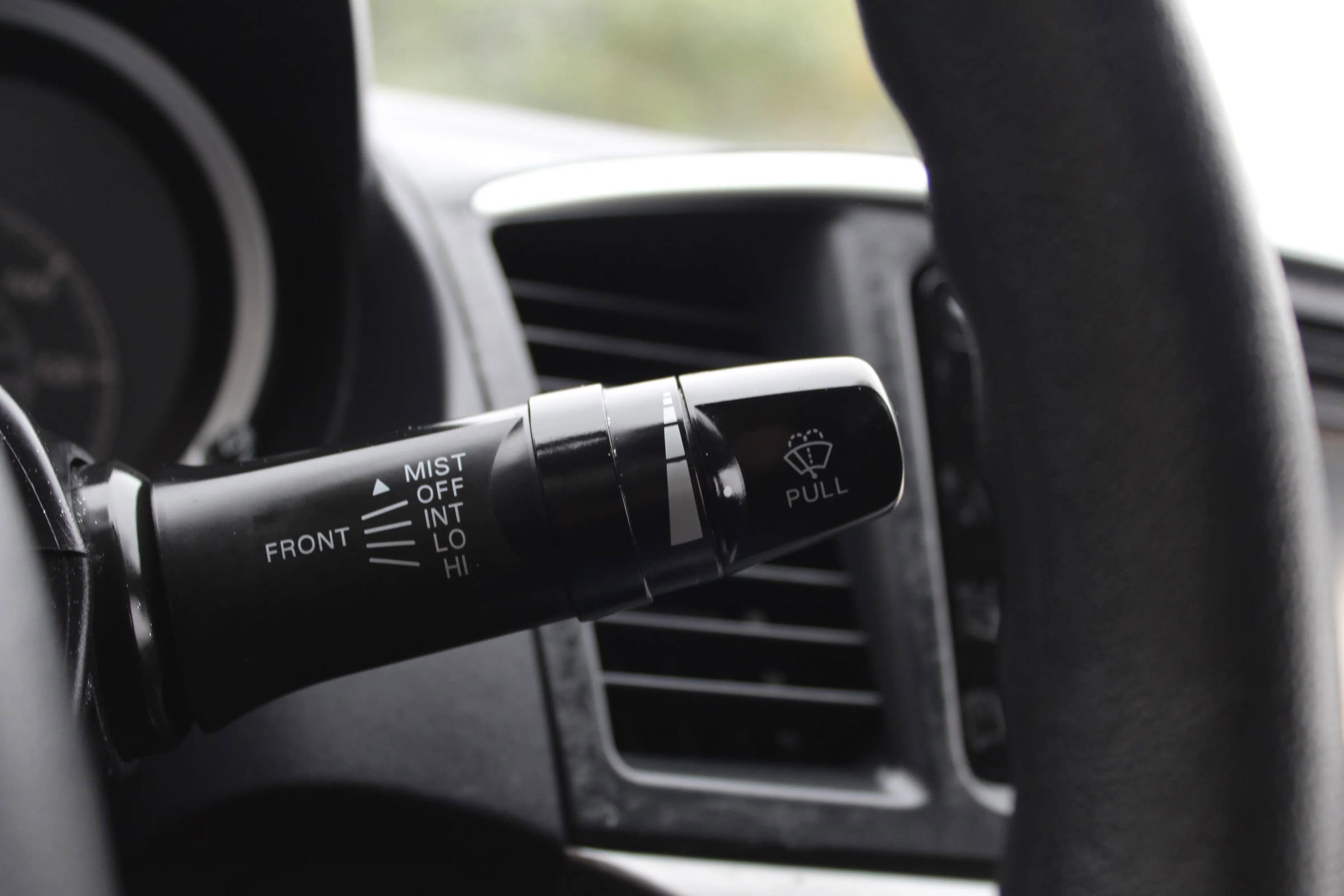 Used 2014 Mitsubishi Lancer SE image 33