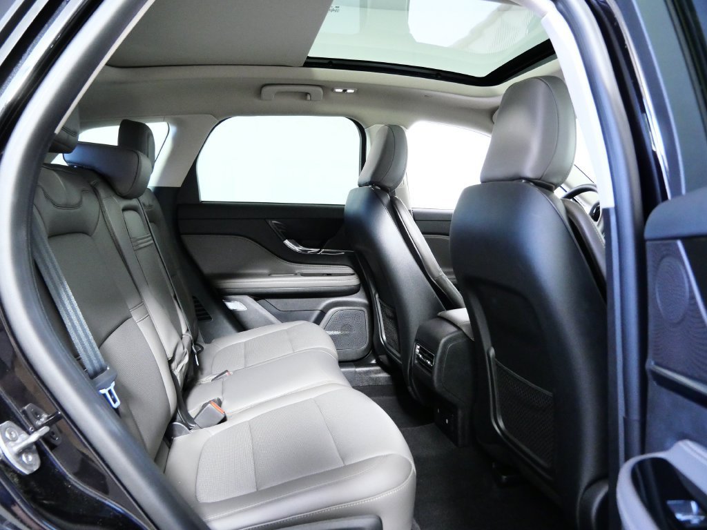 Certified 2023 Lincoln Corsair AWD w/ Equipment Group 101A image 11