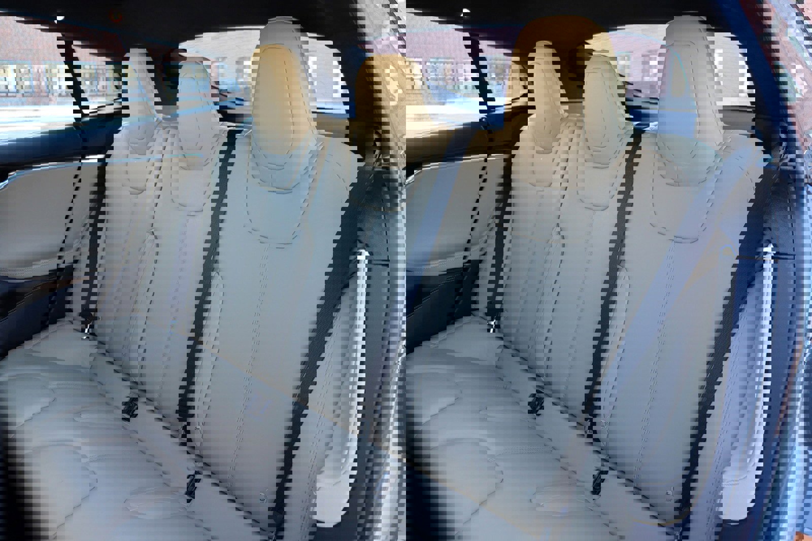 Used 2015 Tesla Model S 70D image 15