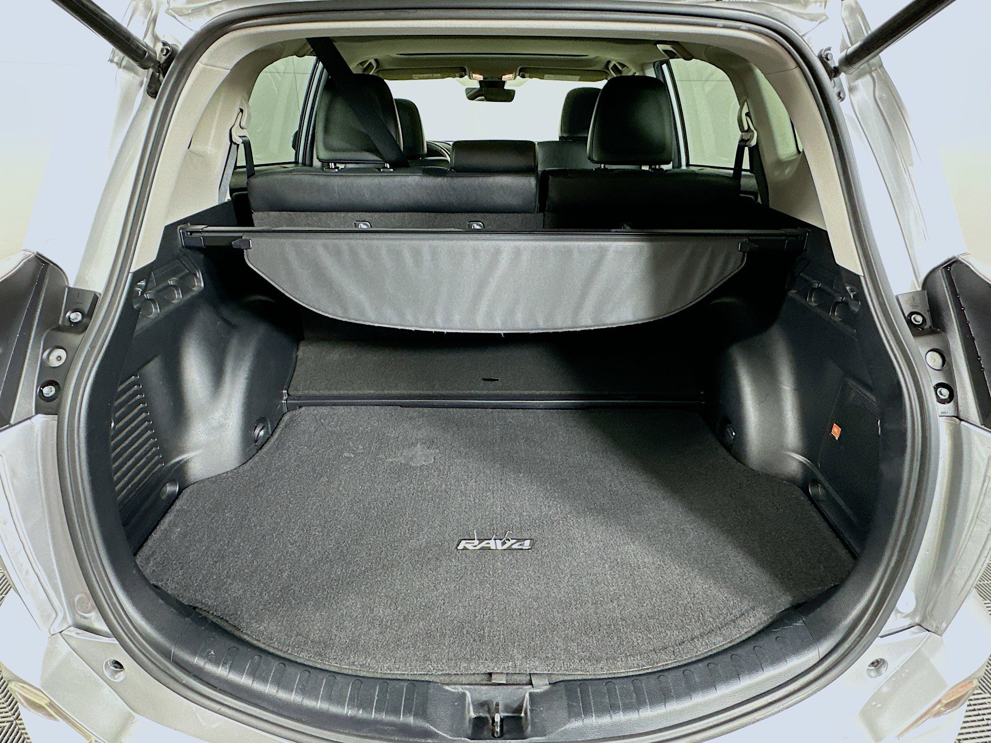 Used 2016 Toyota RAV4 Limited image 30