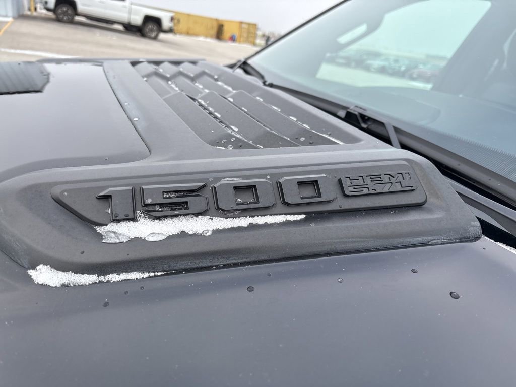 Used 2021 RAM 1500 Laramie w/ Night Edition image 7