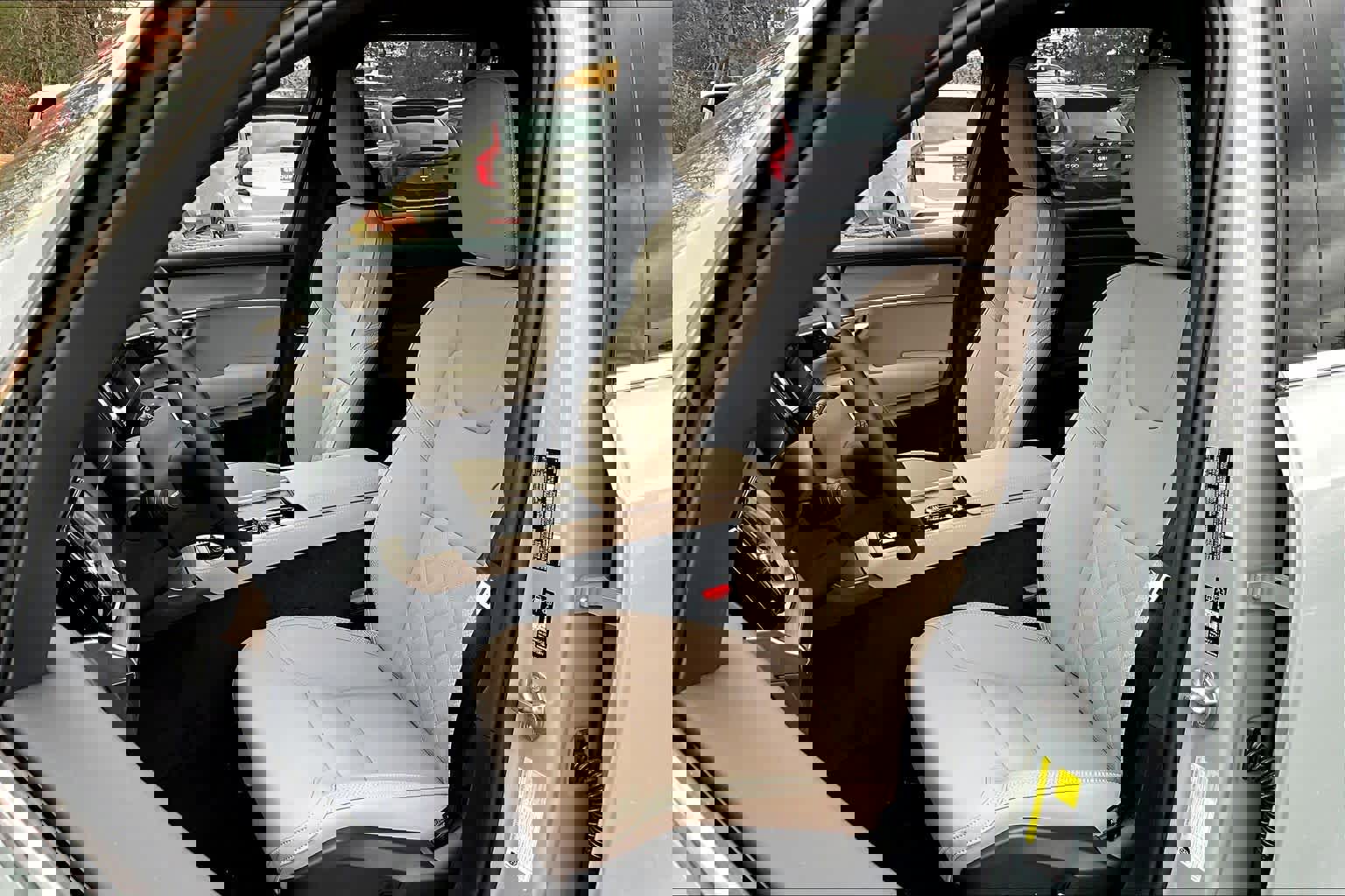 New 2026 Volvo XC90 B6 Plus w/ Protection Package Premier image 13