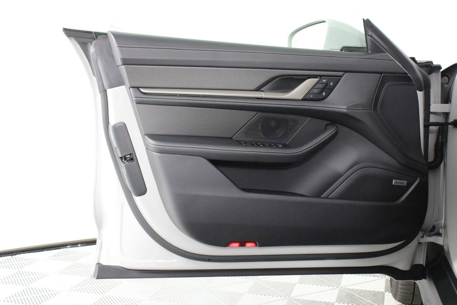 Certified 2025 Porsche Taycan Turbo S image 20
