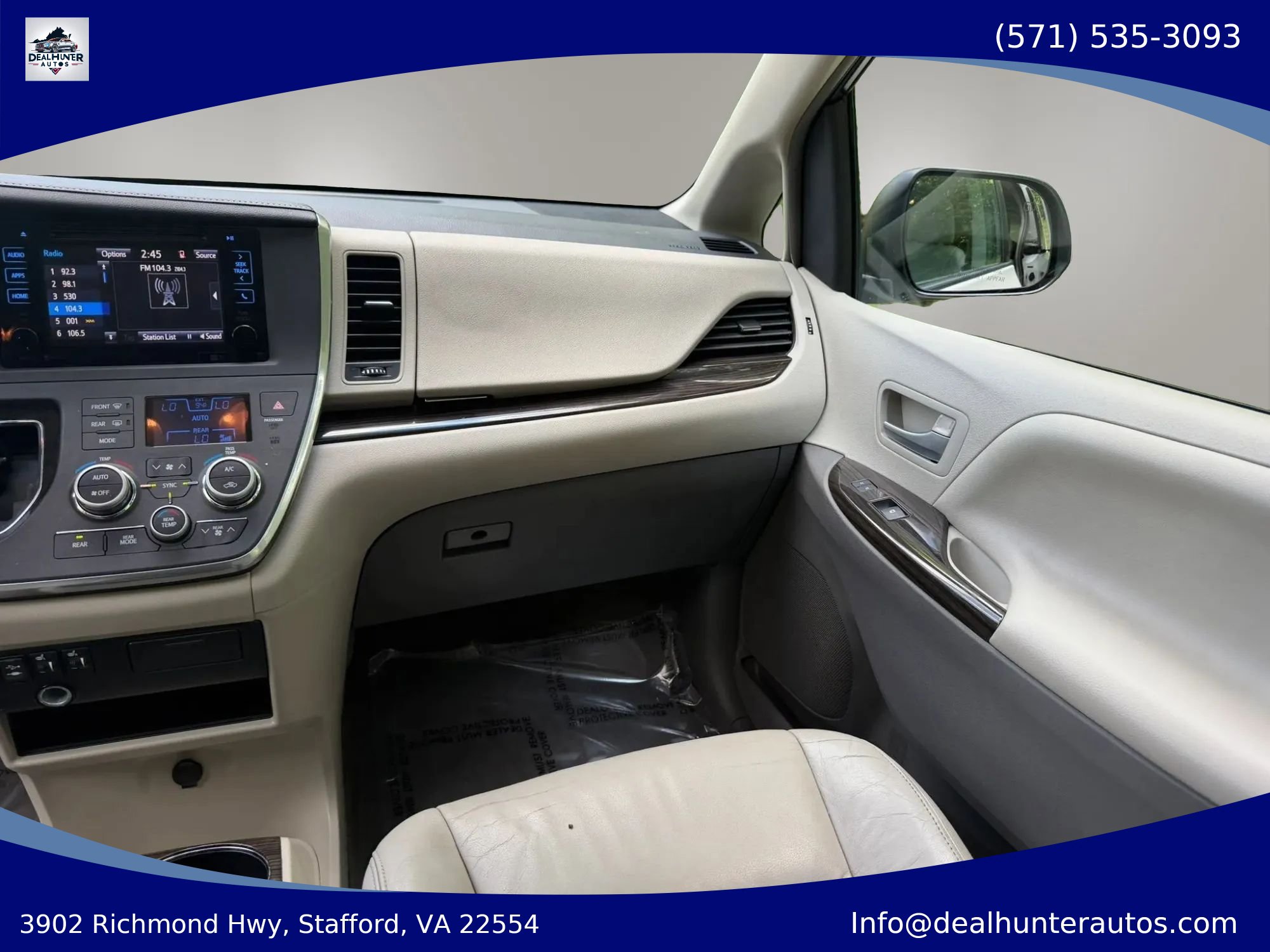 Used 2015 Toyota Sienna XLE w/ XLE Navigation Package FWD image 27