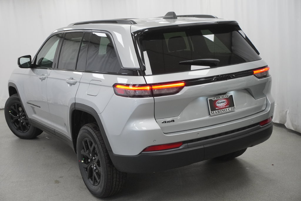 New 2026 Jeep Grand Cherokee Altitude AWD/4WD image 11