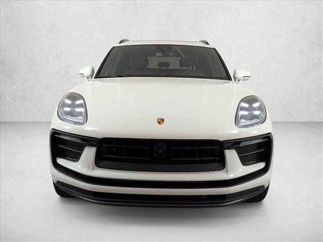 Certified 2025 Porsche Macan image 6