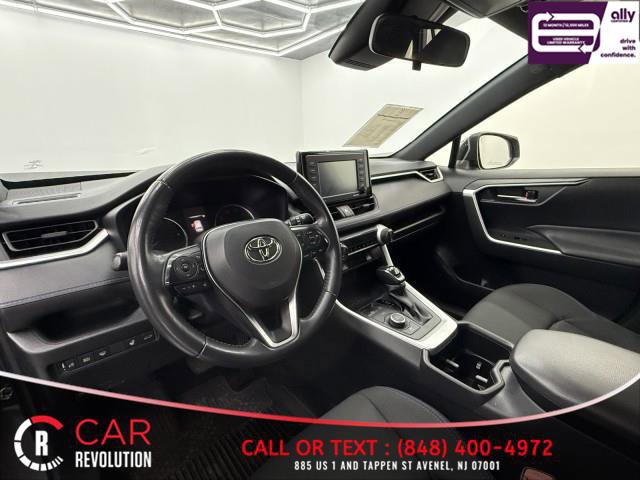 Used 2022 Toyota RAV4 SE w/ Convenience Package image 13