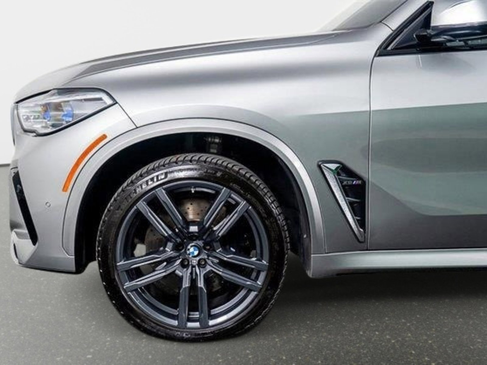 Used 2021 BMW X5 M w/ Executive Package image 19